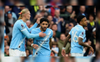 Omar Marmoush dari Manchester City tampak merayakan golnya bareng Erling Haaland di tengah laga kontra Brentford pada 9 Mei 2026.
