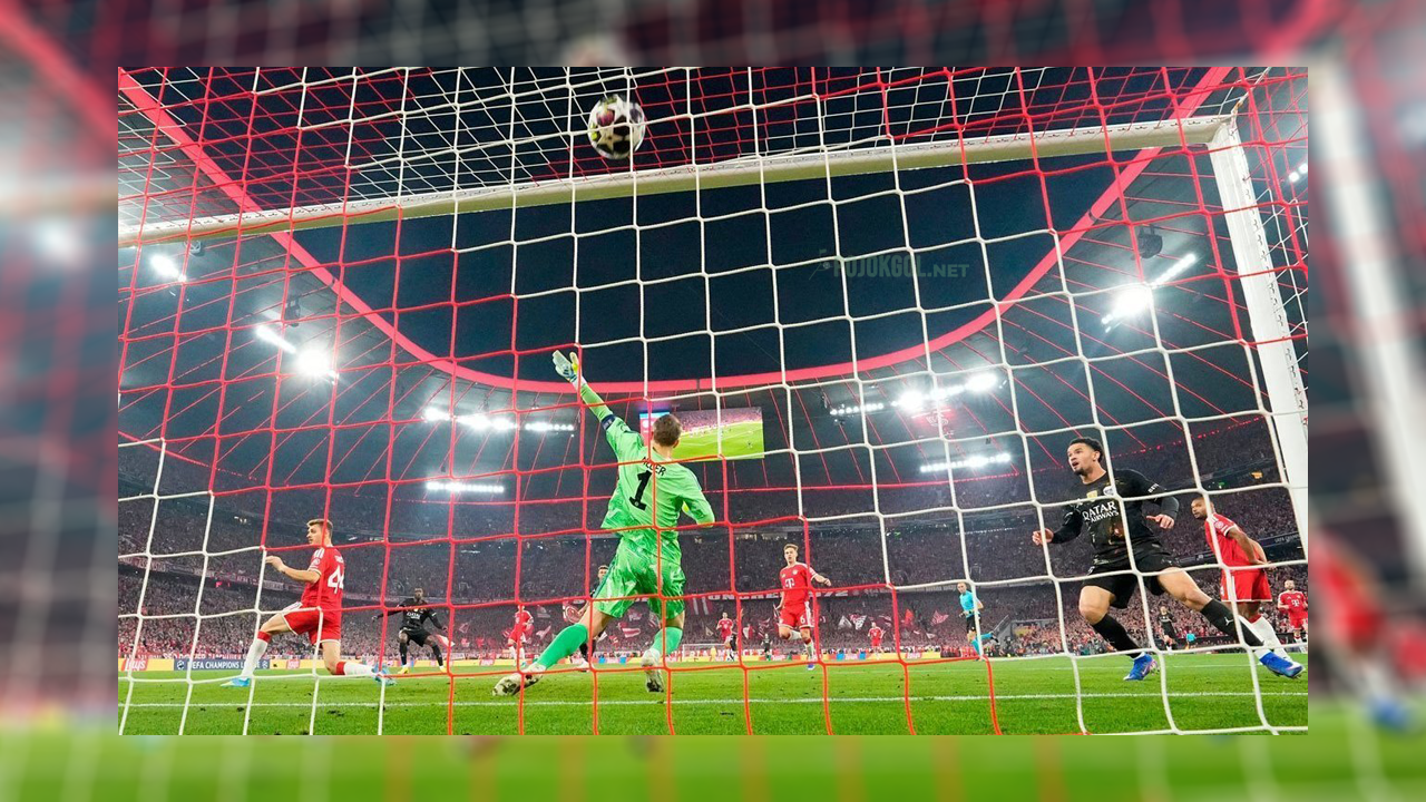 Ousmane Dembele dari PSG (kiri belakang) sukses menyarangkan bola ke gawang Manuel Neuer di leg kedua semifinal Liga Champions saat Bayern menjamu PSG, Rabu, 6 Mei 2026.