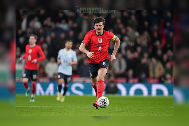 Pemain belakang Inggris, Harry Maguire, waktu lagi main lawan Uruguay di pertandingan uji coba, 28 Maret 2026.