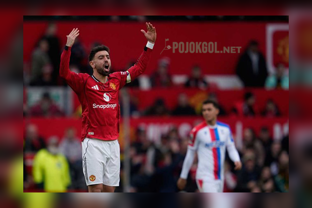 Pemain tengah MU, Bruno Fernandes, kelihatan lagi senang banget pas merayakan golnya waktu lawan Crystal Palace di Premier League, hari Minggu (1 Maret 2026) kemarin