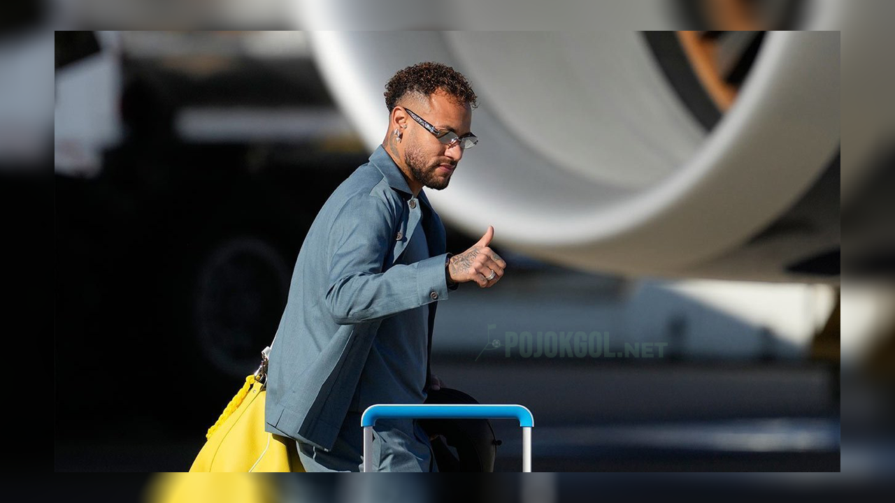 Bintang Brasil, Neymar, kelihatan pas baru mendarat di Bandara Internasional Newark Liberty, New Jersey, tanggal 3 Juni 2026 kemarin buat persiapan Piala Dunia 2026.