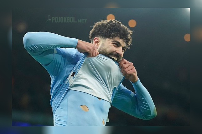 Josko Gvardiol, bek Manchester City, tampak kecewa karena gagal memanfaatkan peluang emas waktu lawan West Ham pada 21 Desember 2025 lalu.