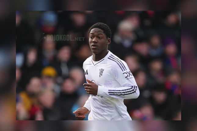 Kobbie Mainoo, pemain tengah yang main buat Manchester United.