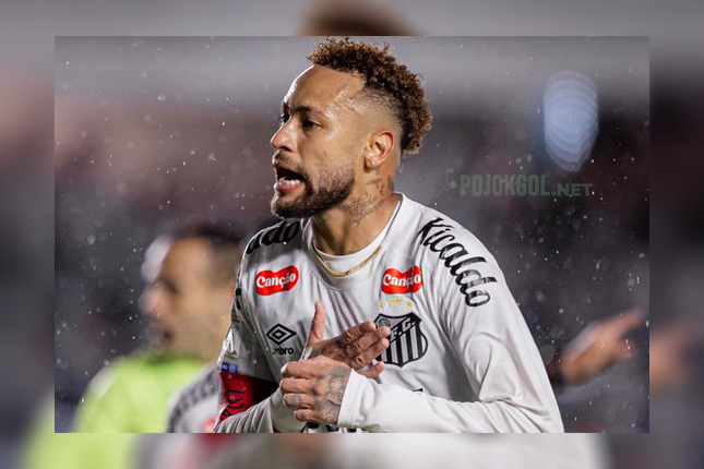 Momen Neymar lagi heboh merayakan gol yang baru aja dia cetak buat Santos.