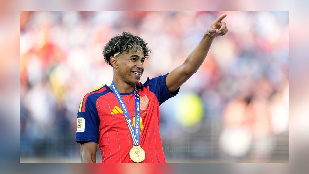 Pemain asal Spanyol, Lamine Yamal, tampak pasang gestur sambil pakai medalinya usai keluar sebagai pemenang di partai puncak Piala Dunia 2026 yang mempertemukan Spanyol dan Argentina bertempat di East Rutherford, N.J., dekat New York, pada hari Minggu, 19 Juli 2026.